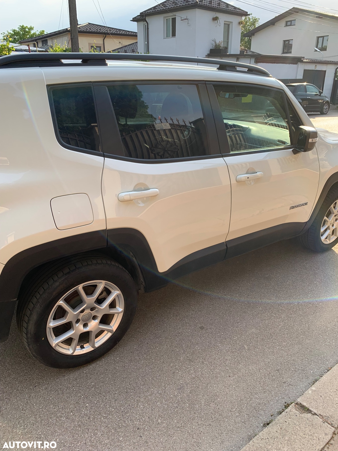 Jeep Renegade 1.3 T-GDI 4xe PLUG-IN Hybrid Automatik Summit - 16