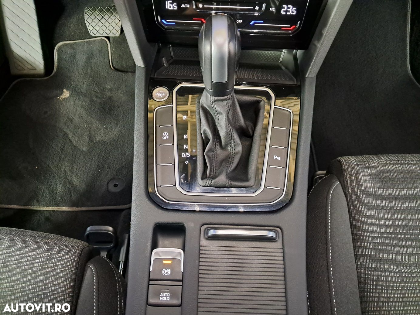 Volkswagen Passat - 16