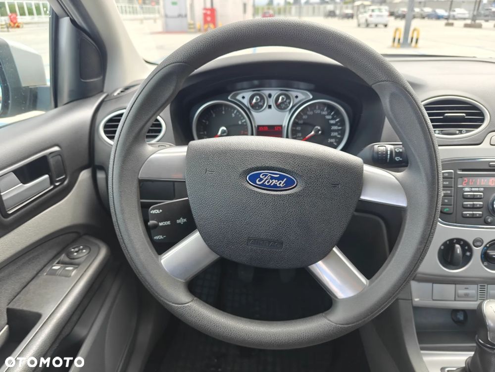 Ford Focus 1.6 Trend - 25
