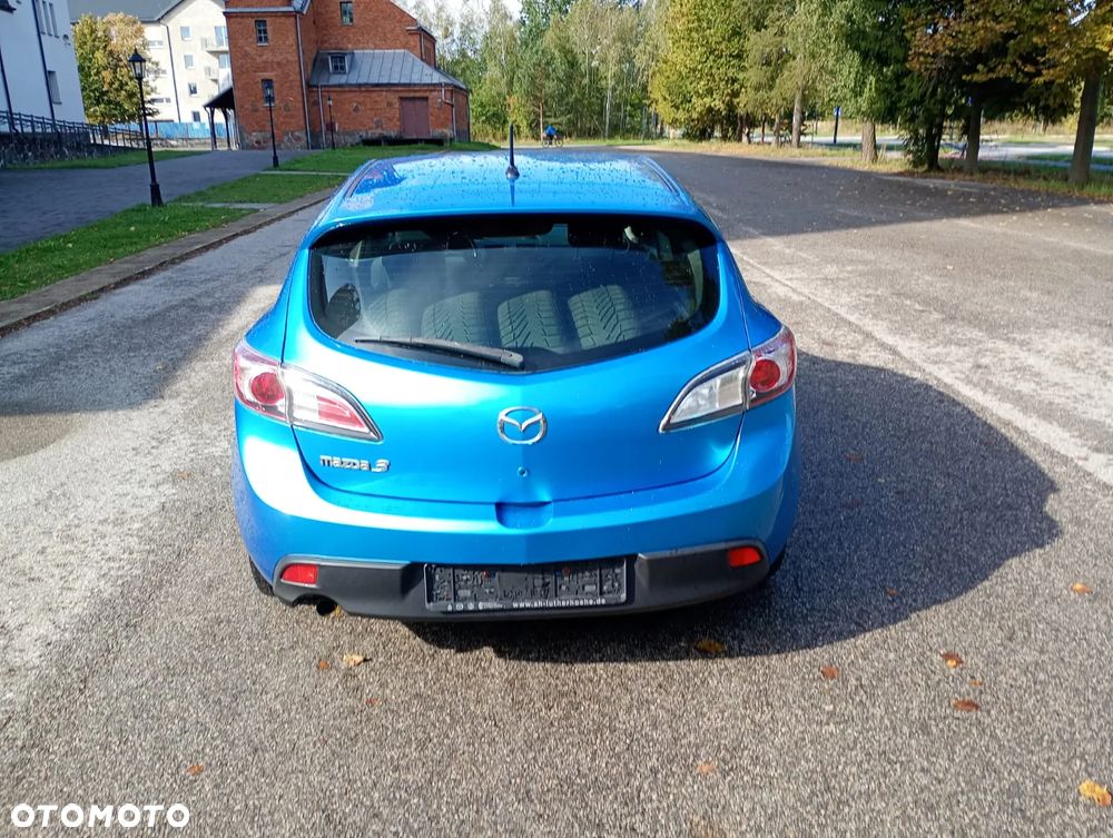 Mazda 3 1.6 Exclusive + - 15