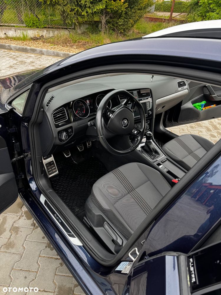 Volkswagen Golf 1.6 TDI BlueMotion Technology Allstar - 16