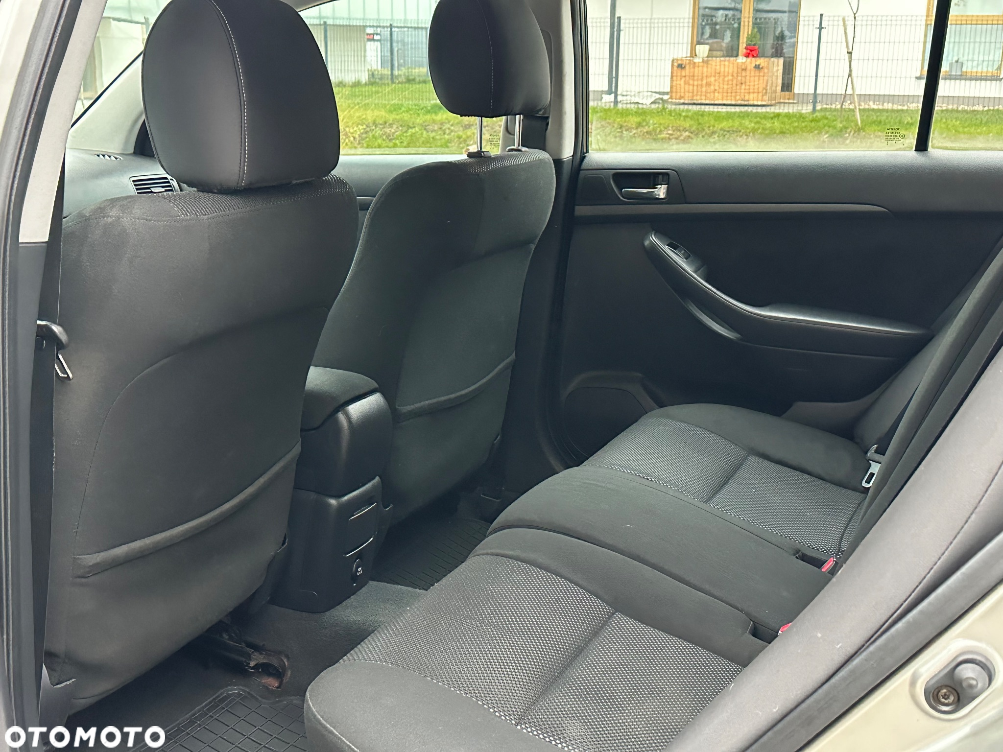 Toyota Avensis 1.8 VVT-i Combi - 13