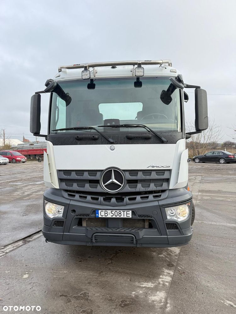 Mercedes-Benz Arocs 3240 8x2 • 3 osie skrętne • Euro 6 • 2018 rok - 8