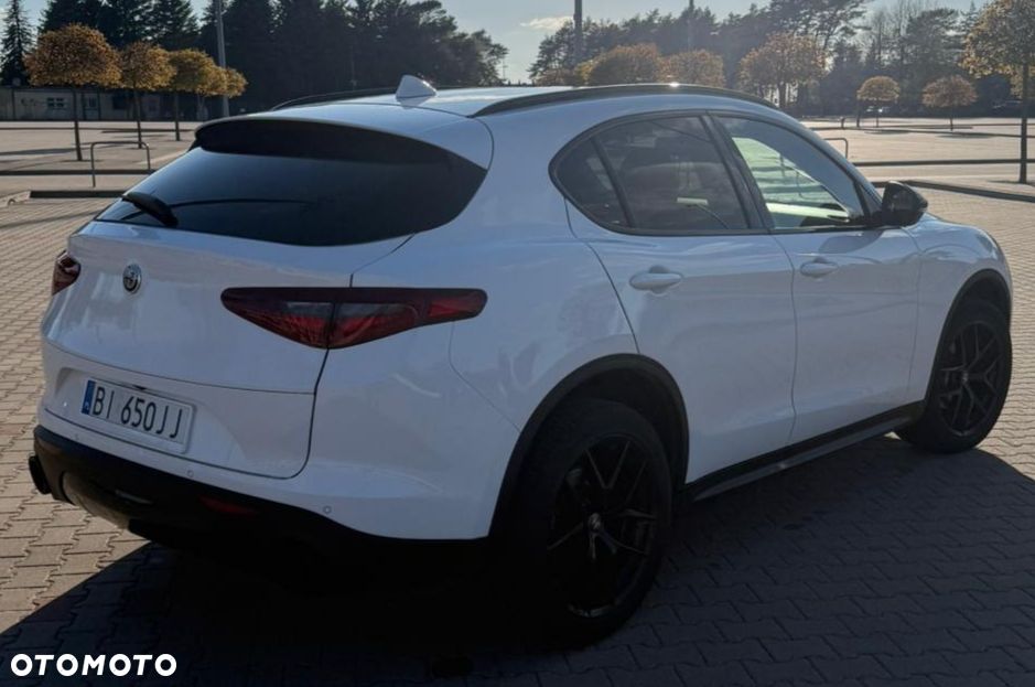 Alfa Romeo Stelvio - 7
