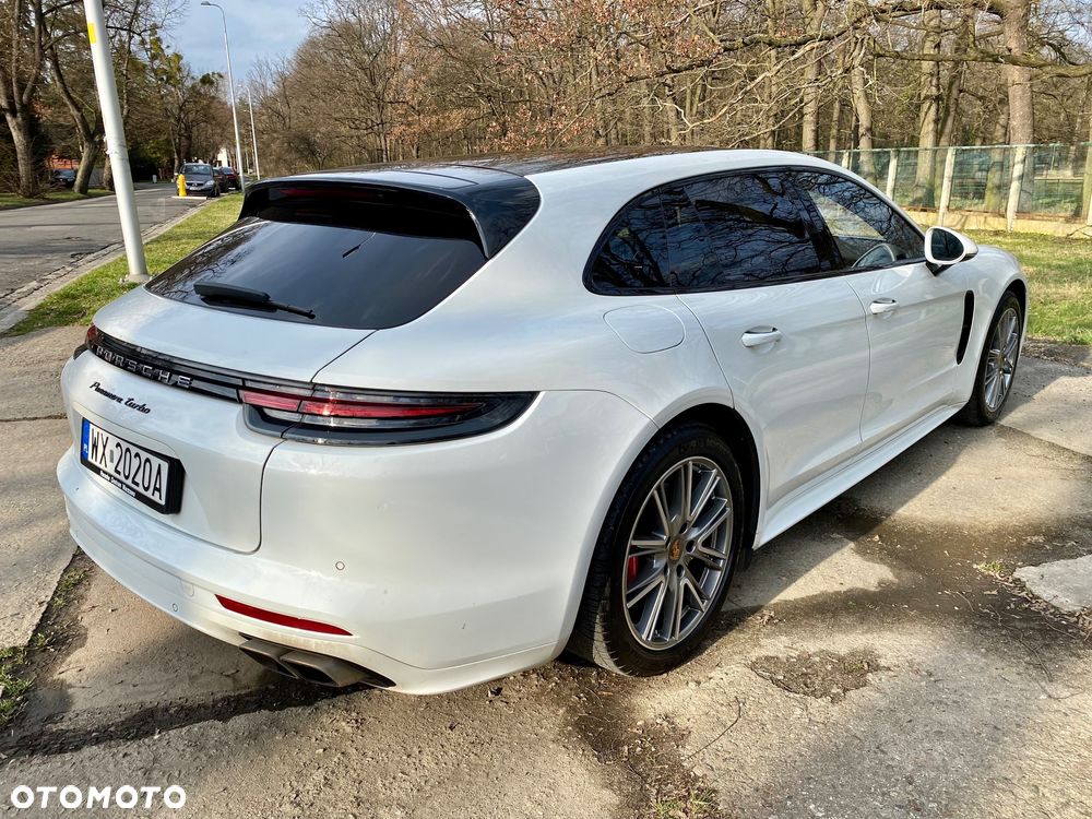 Porsche Panamera Turbo Sport Turismo - 2