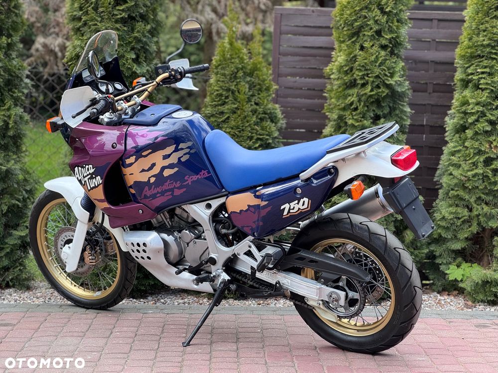 Honda XRV - 8