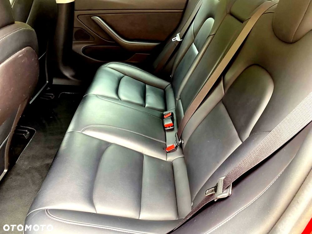 Tesla Model 3 - 9