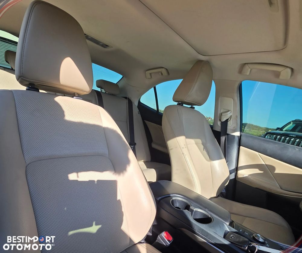 Lexus IS 200t / 300 Prestige - 13