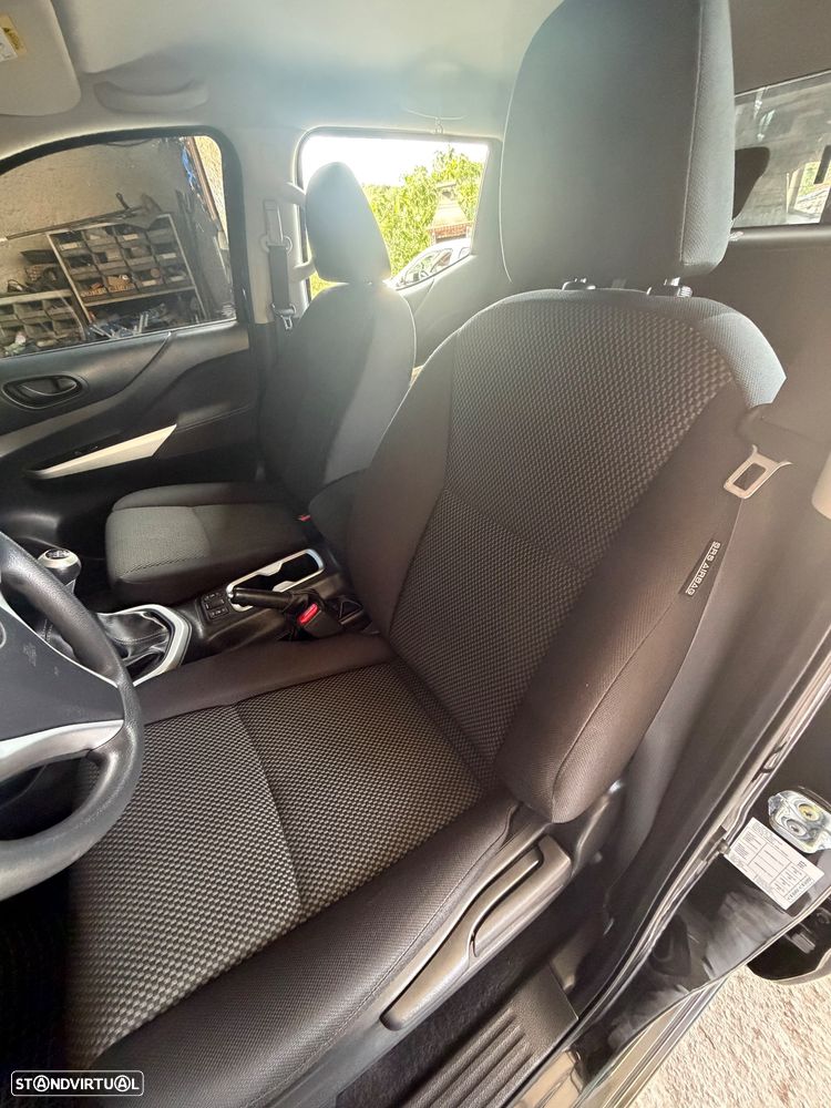 Nissan Navara 2.3 dCi CD 4WD N-Connecta - 8