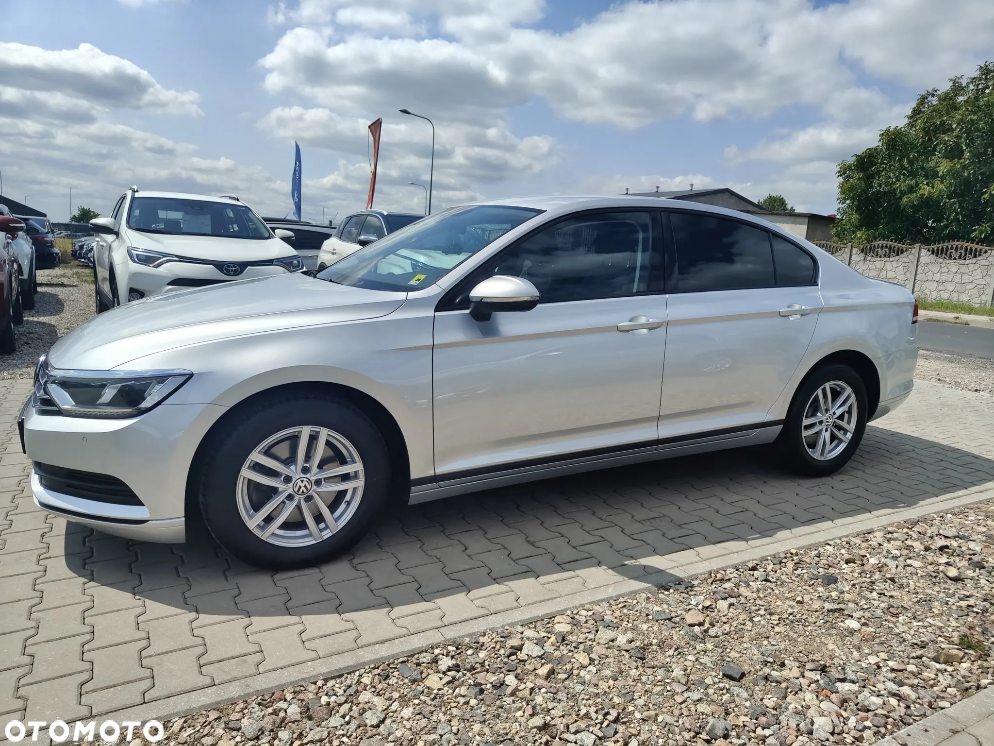 Volkswagen Passat - 3