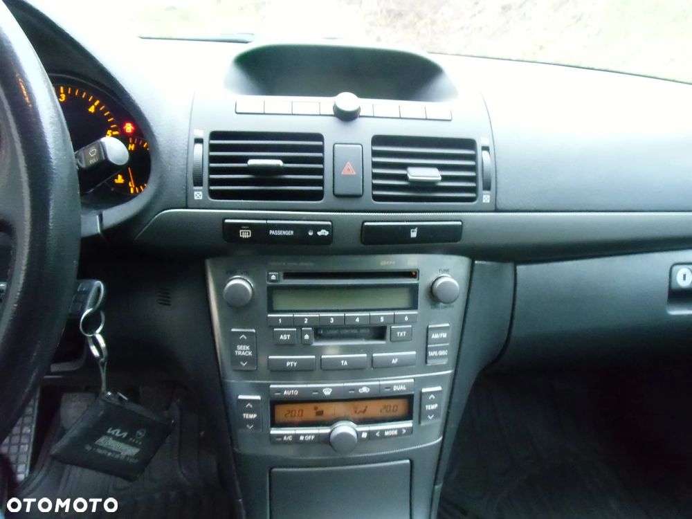 Toyota Avensis 2.2 D-CAT Executive - 18