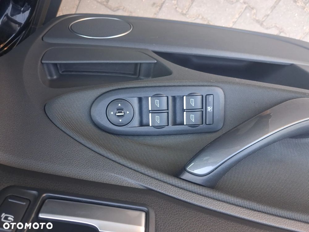 Ford Kuga 2.0 TDCi 2x4 Titanium - 22