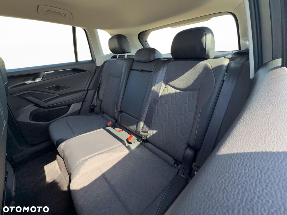 Volkswagen Tiguan - 24