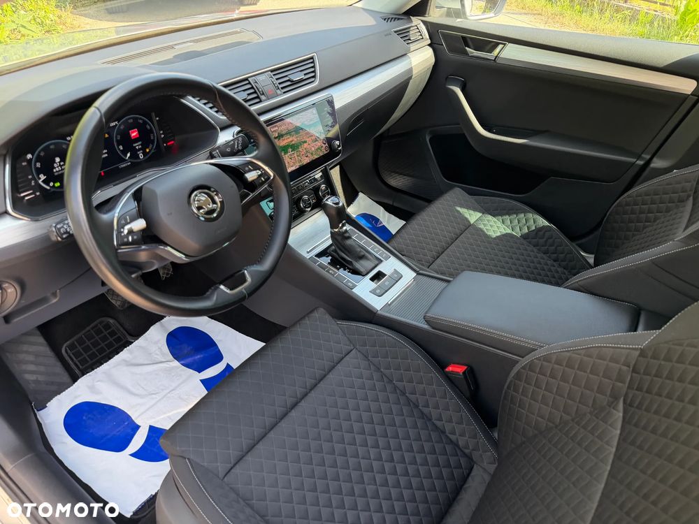 Skoda Superb 2.0 TDI SCR Ambition DSG - 9
