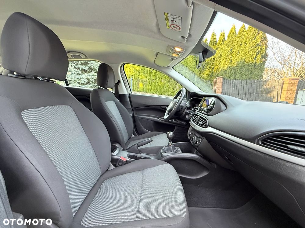 Fiat Tipo 1.4 T-Jet 16v Easy - 27