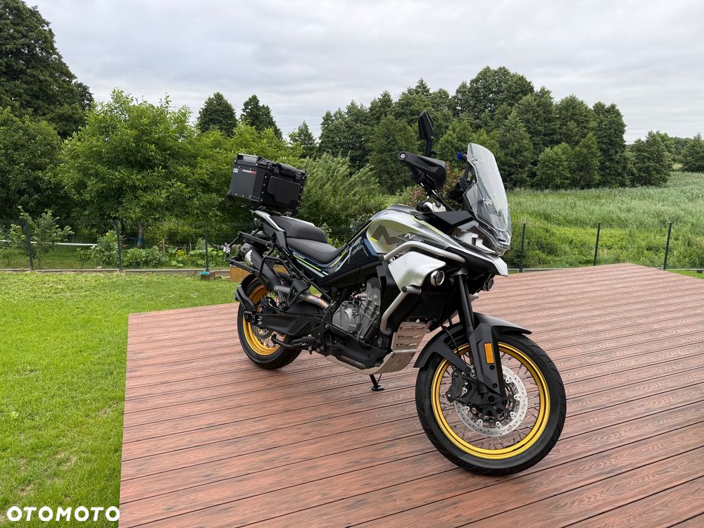 CFMoto 800MT Touring - 1
