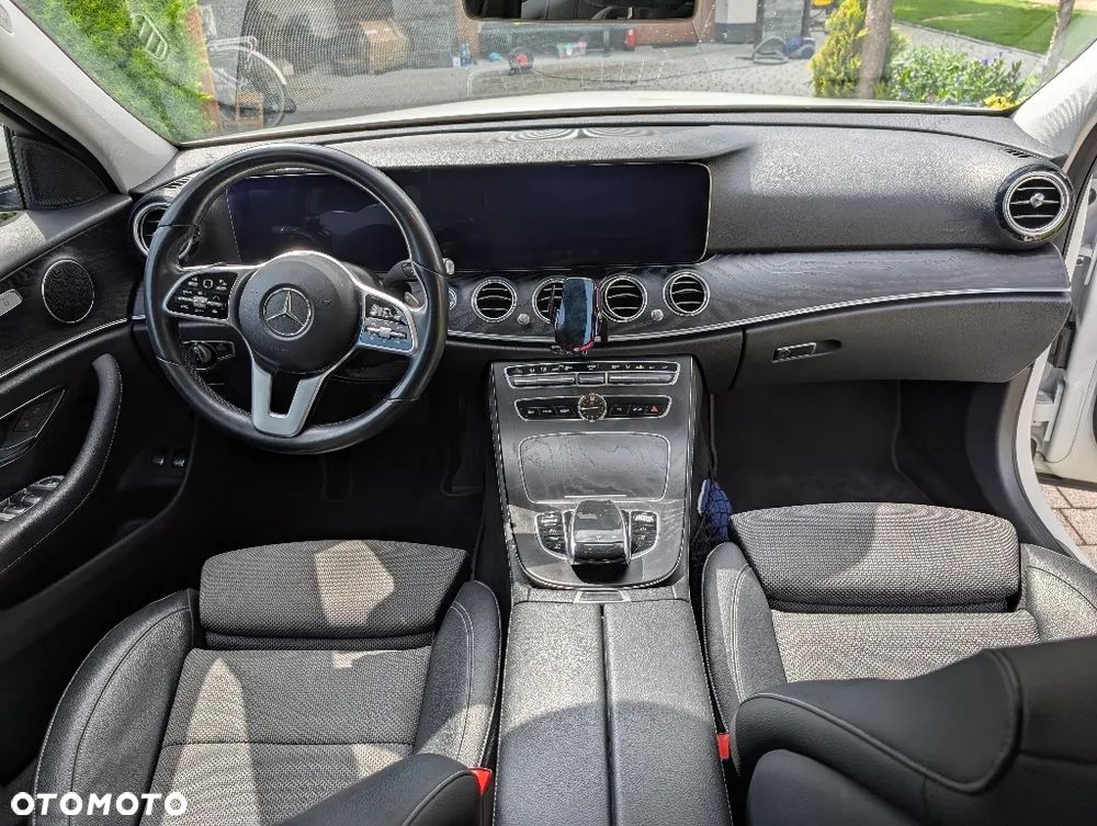 Mercedes-Benz Klasa E - 26