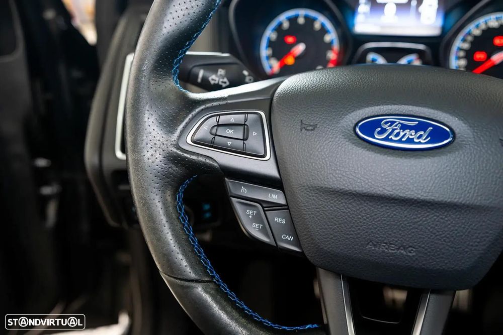 Ford Focus 2.3 EcoBoost RS - 10