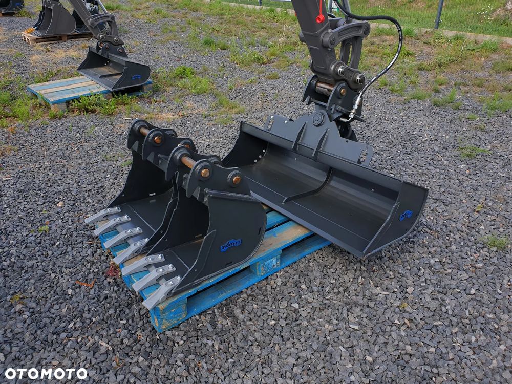 Volvo ECR25D NOWA DOSTĘPNA OD RĘKI, SZYBKOZŁĄCZE, DŁUGIE RAMIĘ, OBRÓT W OBRYSIE - 21