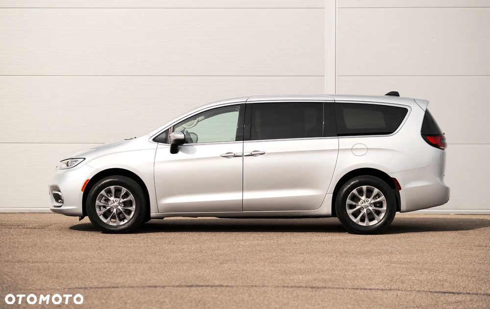 Chrysler Pacifica - 5