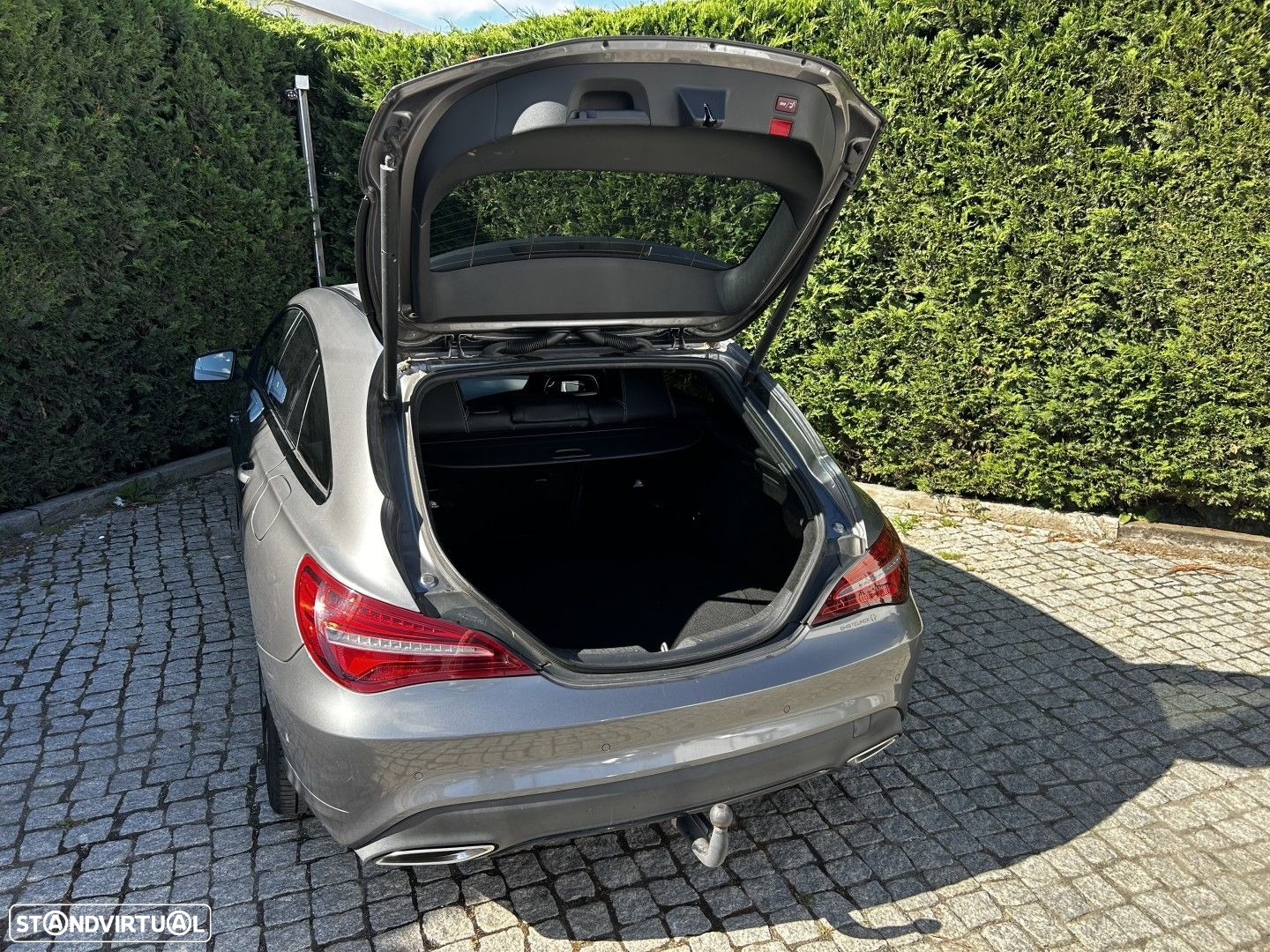 Mercedes-Benz CLA 180 d Shooting Brake AMG Line - 8