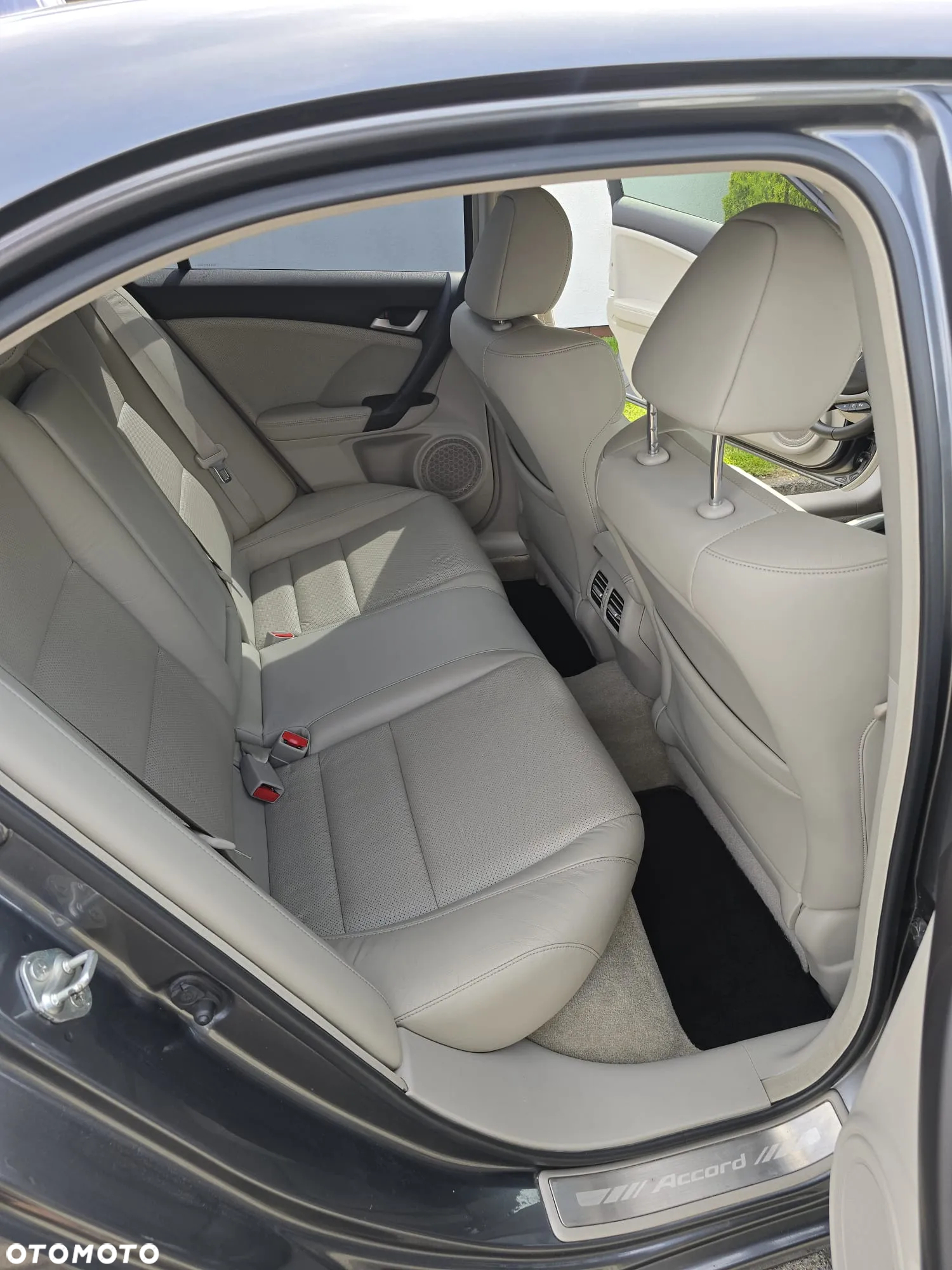 Honda Accord 2.0 Executive - 17