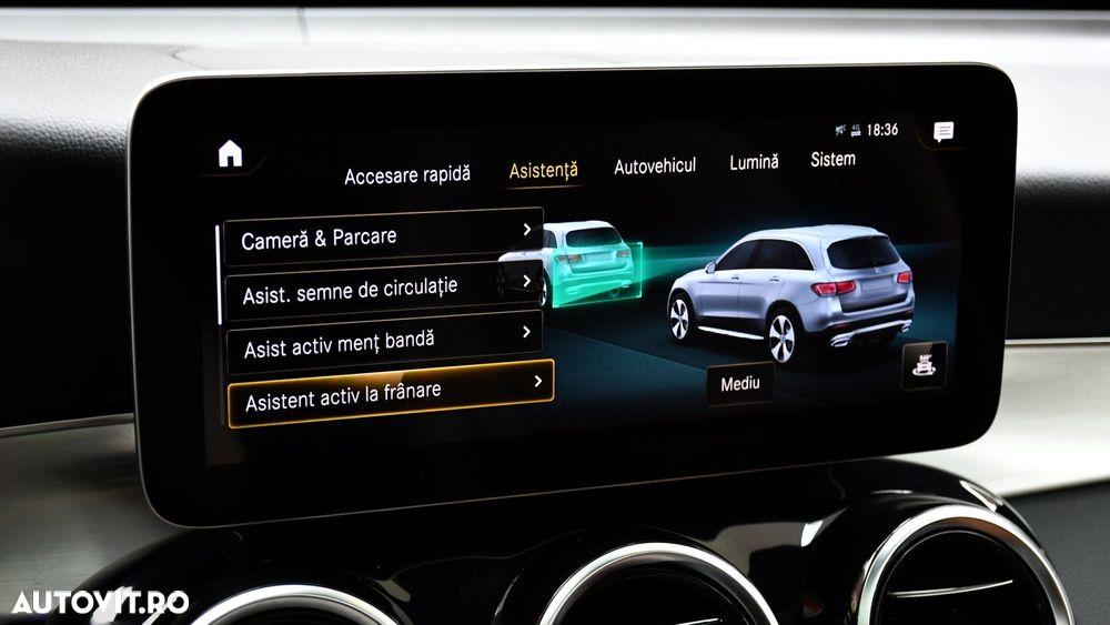 Mercedes-Benz GLC 300 e 4Matic 9G-TRONIC AMG Line - 24