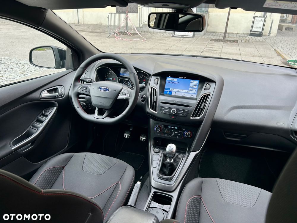 Ford Focus 1.0 EcoBoost Start-Stopp-System ST-LINE STYLE - 28