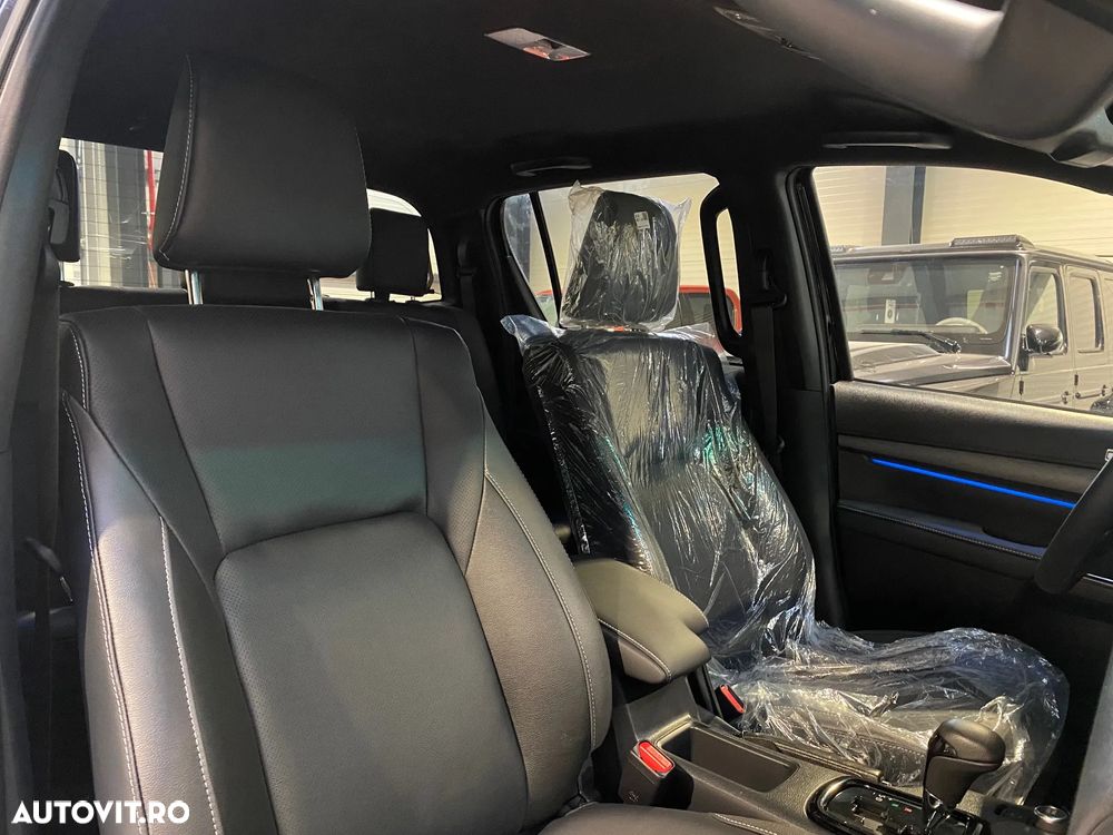 Toyota Hilux 2.8D 204CP 4x4 Double Cab AT MHEV Invincible - 15