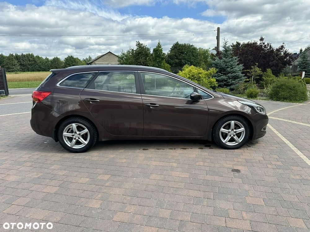 Kia Ceed - 8