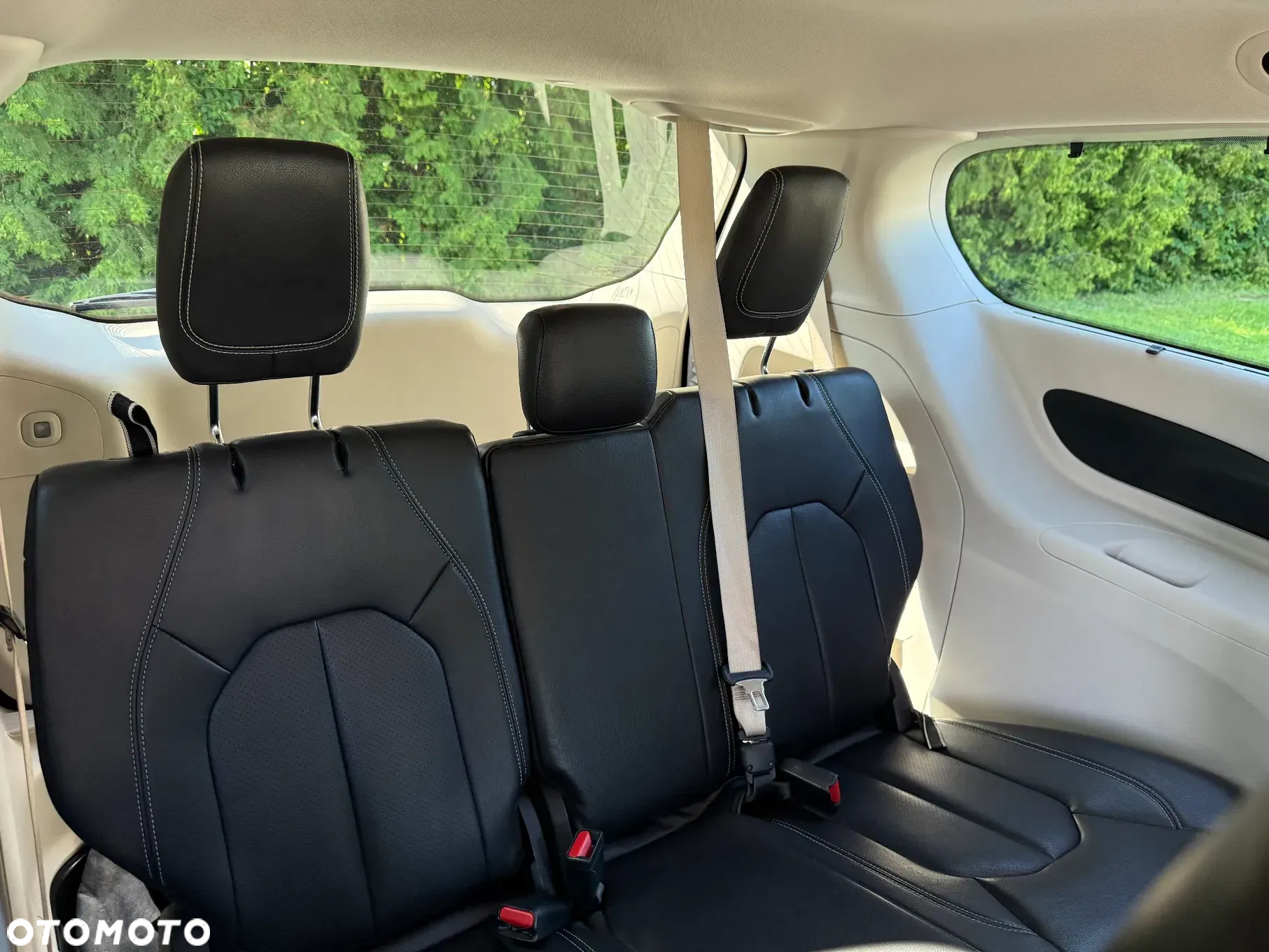 Chrysler Pacifica - 23