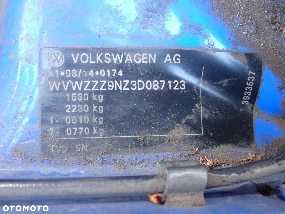 CZĘŚCI - Vw Polo IV 9N 1,2 54KM AWY HB 3D 5B GDN lakier LA5F 2002r. INDEX - 10004 - 6