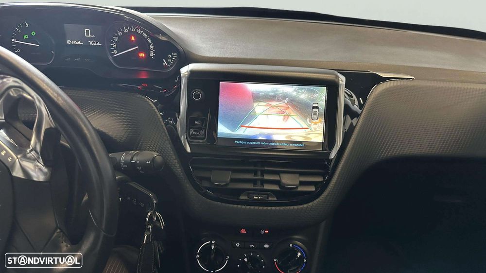 Peugeot 2008 1.2 PureTech Allure - 15