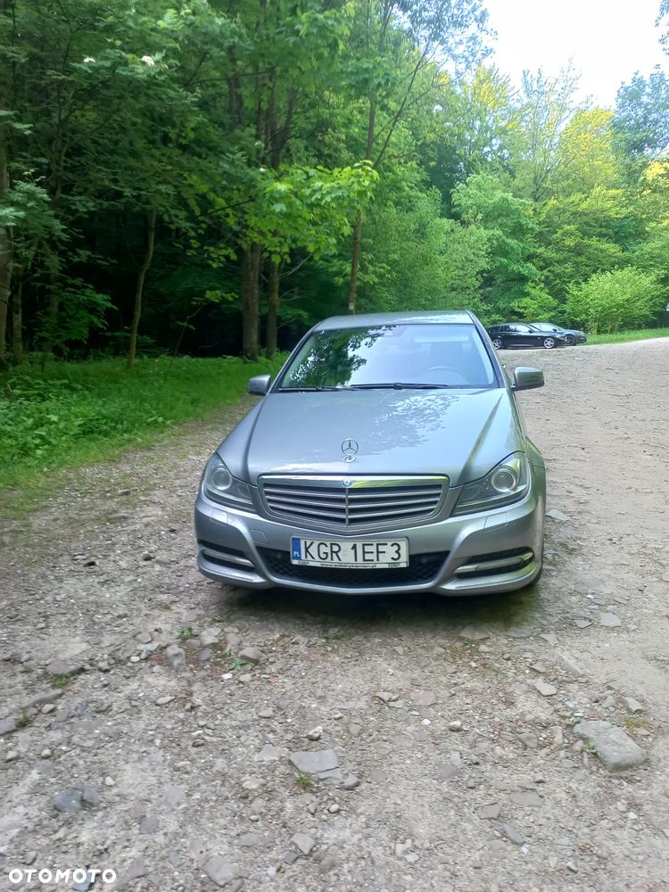 Mercedes-Benz Klasa C 180 CGI BlueEff Elegance - 4