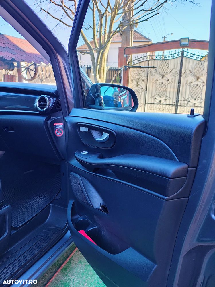 Mercedes-Benz V - 10