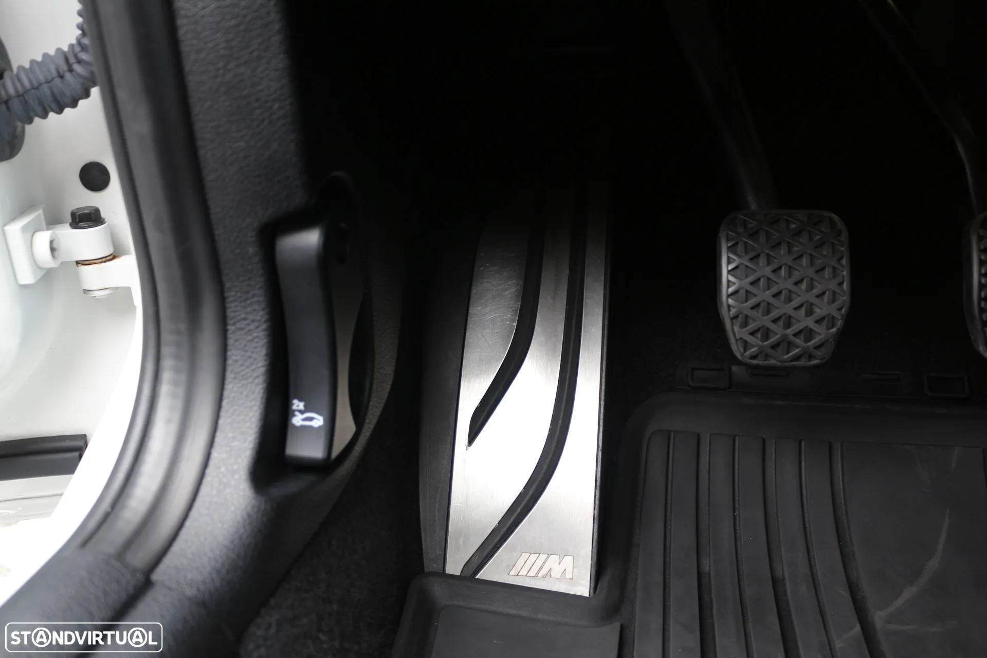 BMW 118 d Pack M - 25