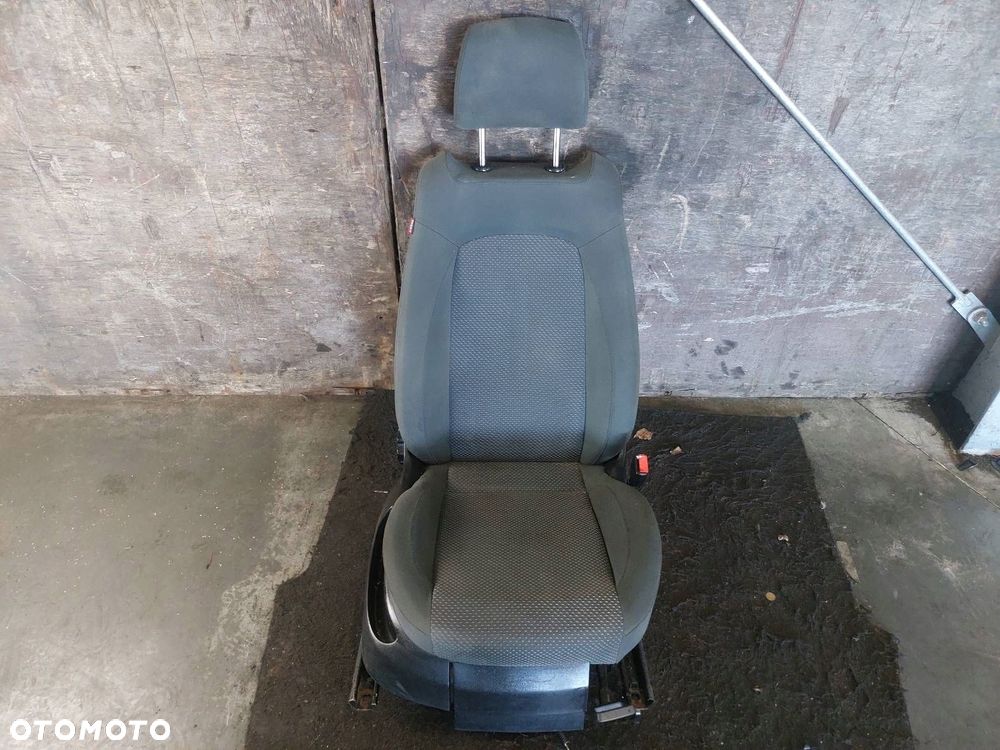 FOTEL PRAWY PRZÓD SEAT TOLEDO III FOTEL PASAŻERA ALTEA I - 1