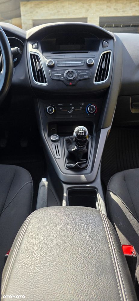 Ford Focus 1.6 Trend - 12