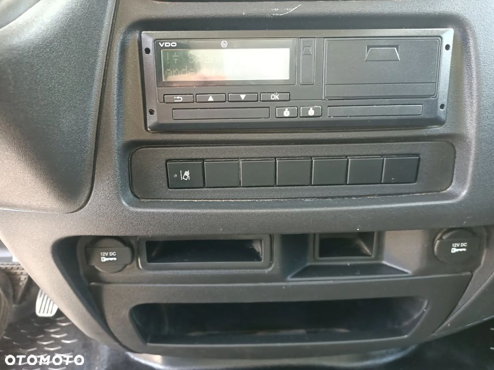 Iveco 70C18 Kontener Winda Boczne Drzwi Niski Przebieg - 20