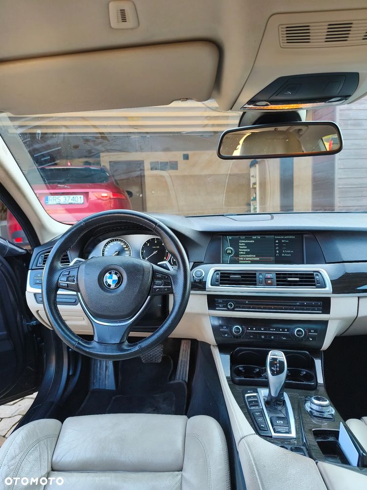 BMW Seria 5 525d xDrive Sport-Aut Luxury Line - 16