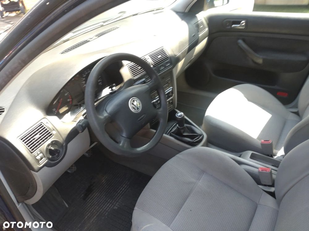 Volkswagen Golf - 10
