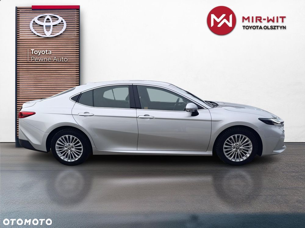 Toyota Camry - 6