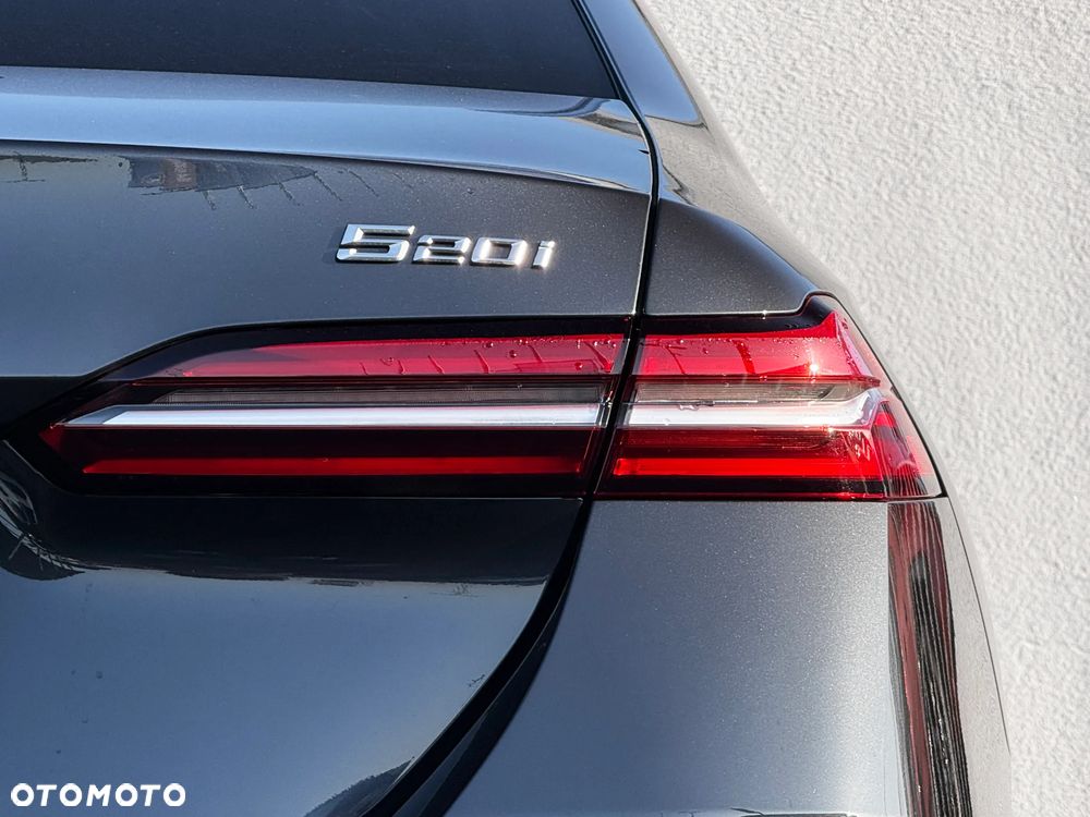 BMW Seria 5 520i - 8
