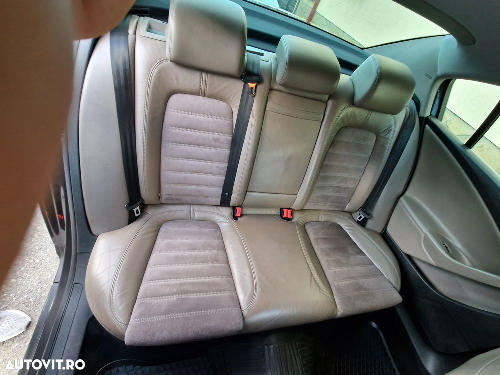 Volkswagen Passat 2.0 TDI Highline - 13