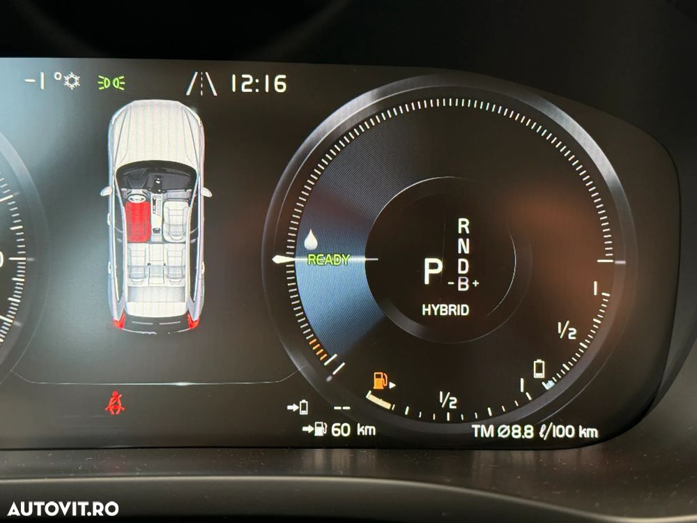 Volvo XC 60 T8 Twin Engine AWD Geartronic Momentum - 30