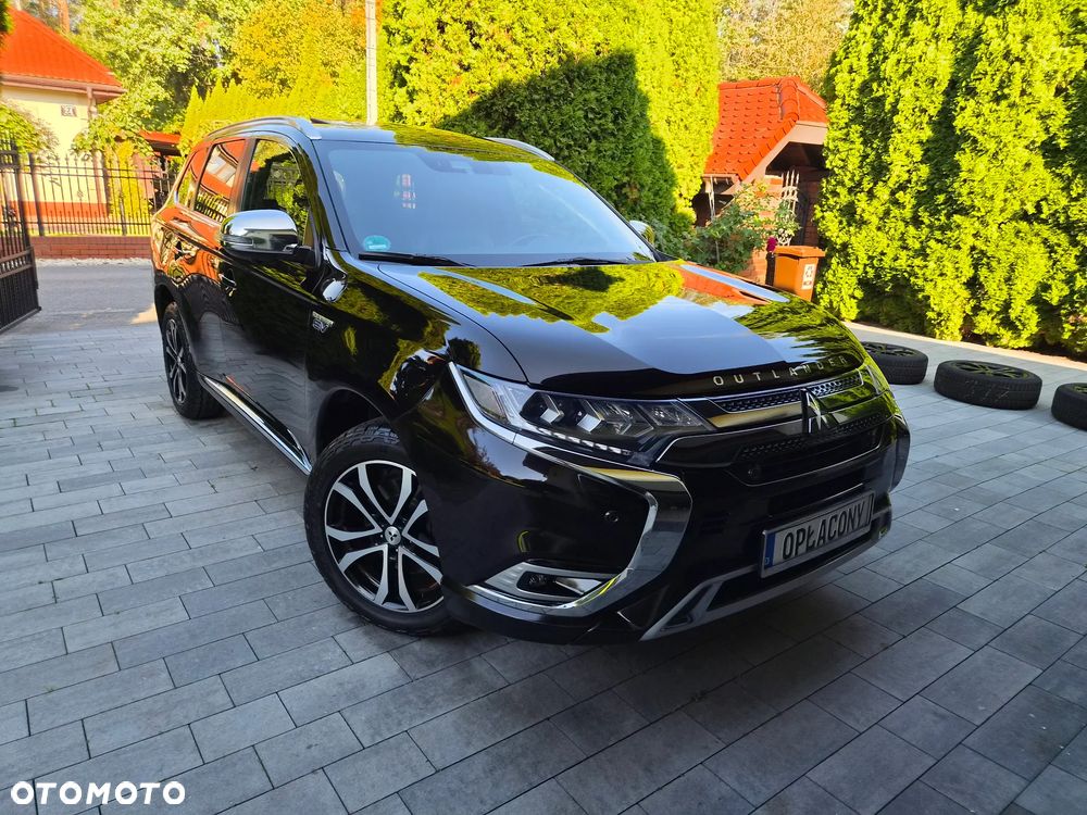 Mitsubishi Outlander - 1