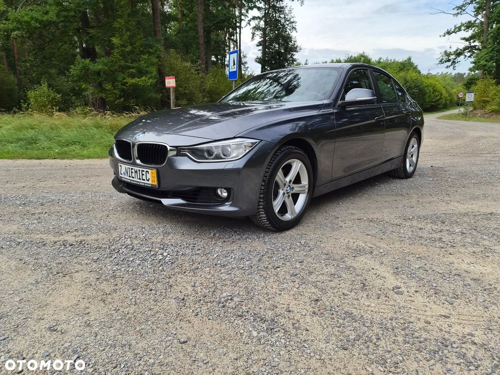 BMW Seria 3 320i - 7
