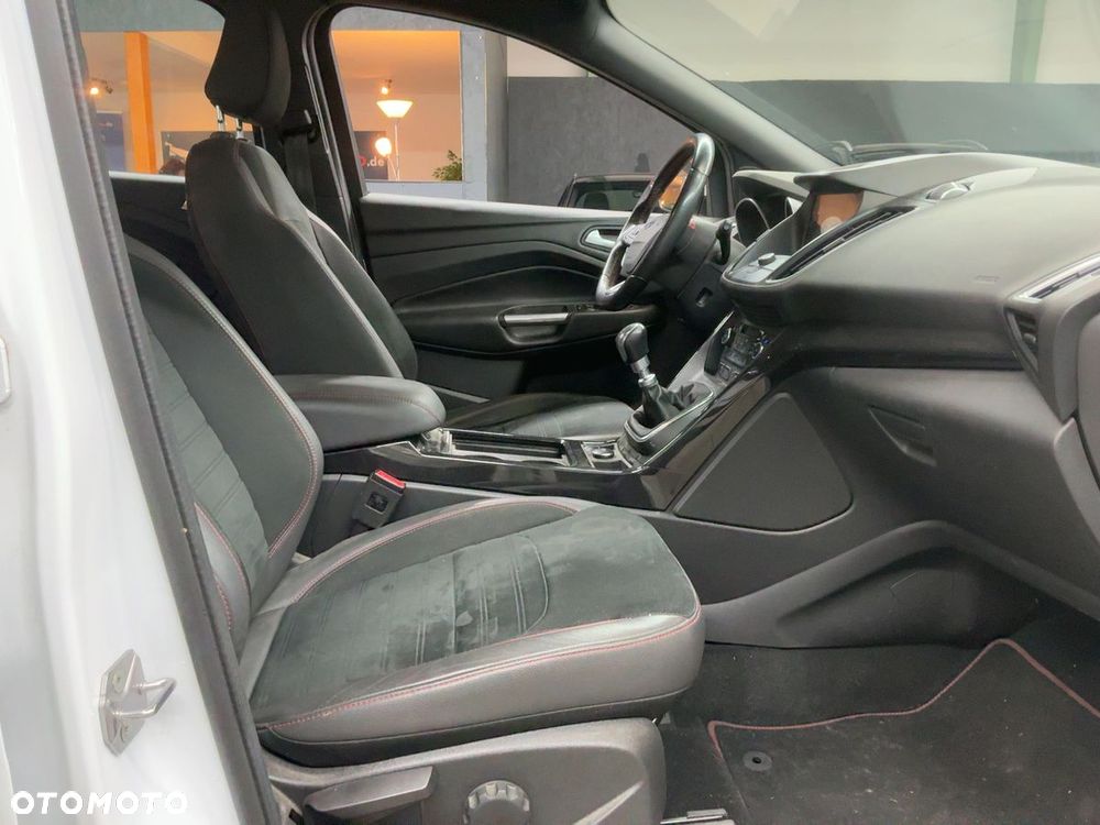 Ford Kuga 2.0 TDCi 2x4 ST-Line - 8