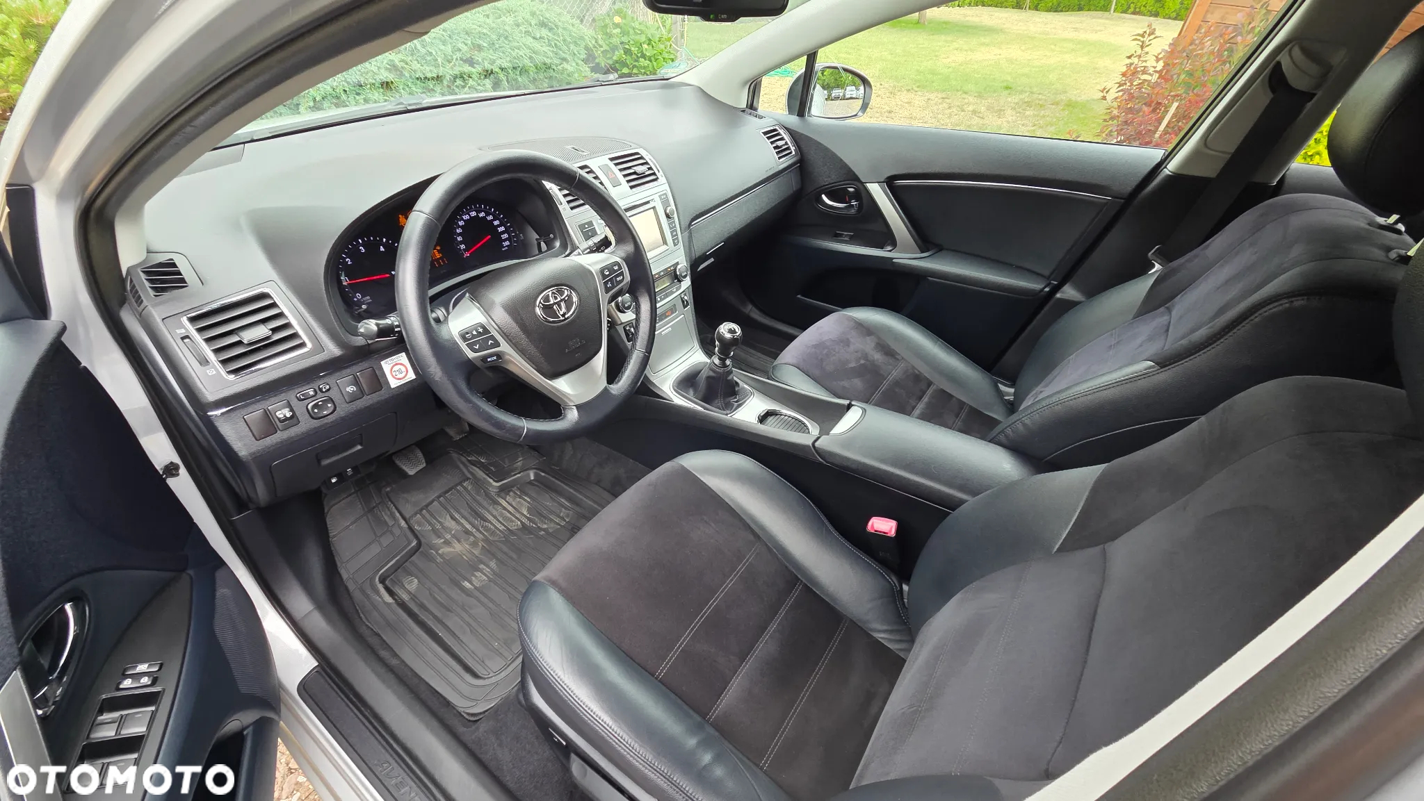 Toyota Avensis 2.0 D-4D Premium - 6
