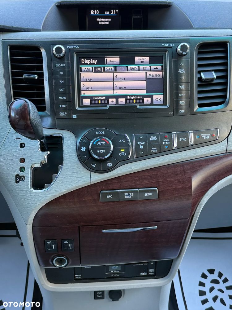 Toyota Sienna 3.5 LE AWD - 10